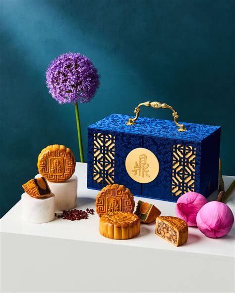 burberry mooncakes|mid autumn festival mooncake.